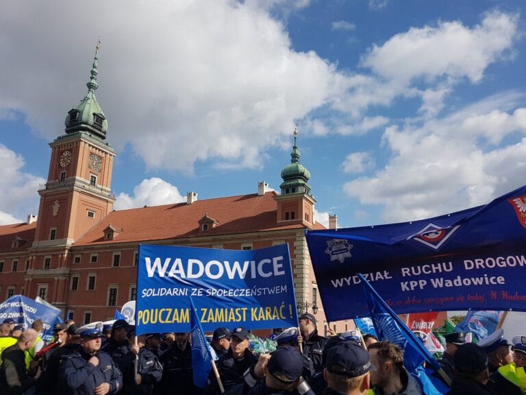 DofwiqcW4AMKqRT|z23993179V