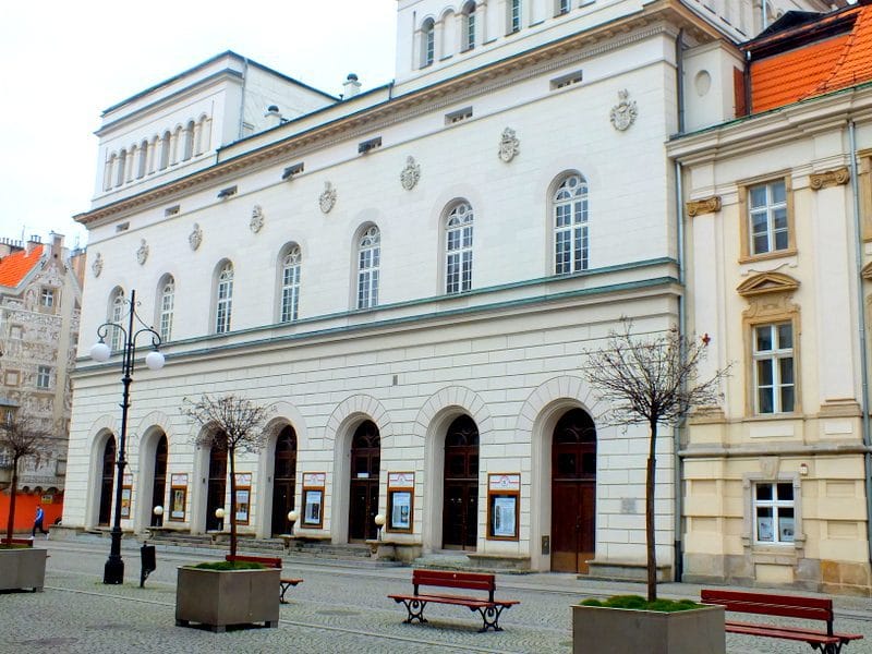 Teatr_im._Heleny_Modrzejewskiej_w_Legnicy|Teatr_legnica|screenshot-www.radiowroclaw.pl-2019.02.07-23-02-01