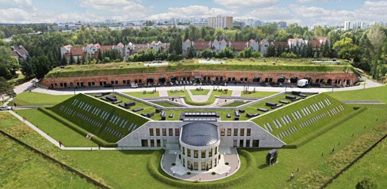У Варшаві будують “фортецю для мильйонерів”